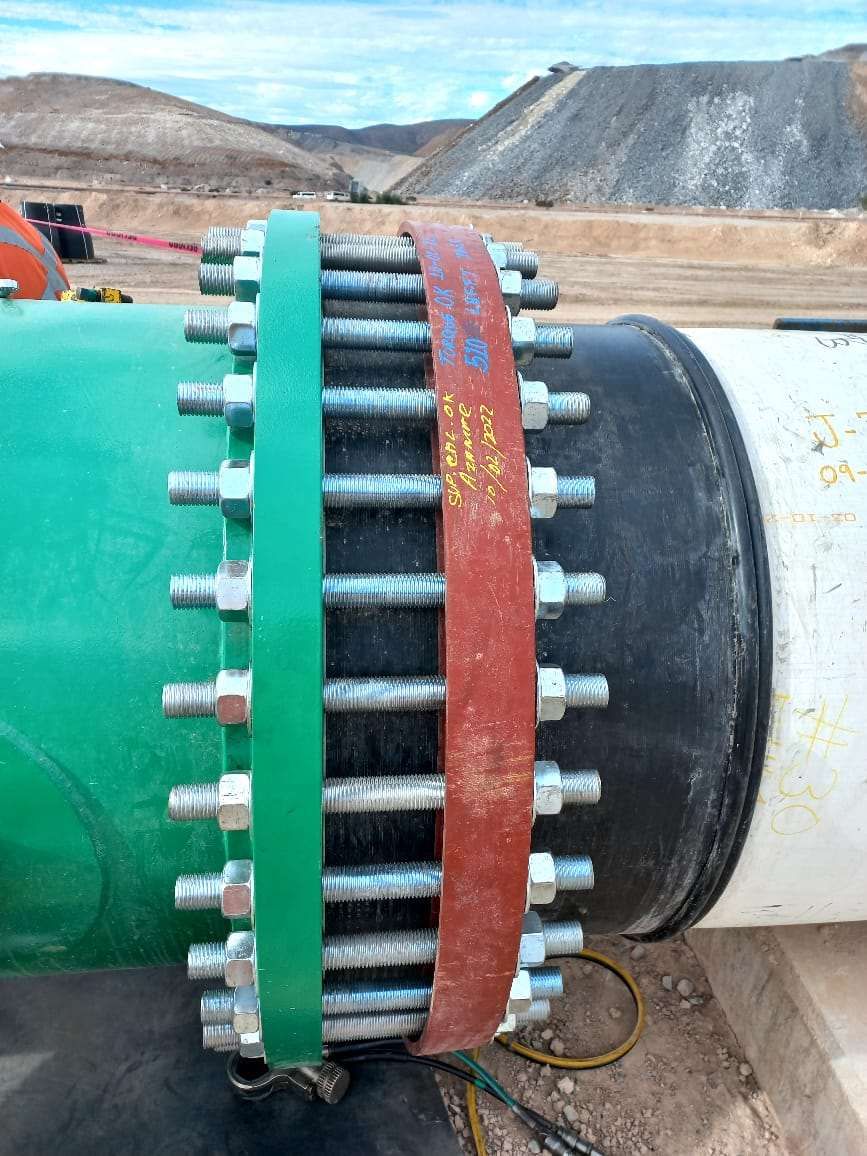 Aplicación de torque para prueba hidrostática en la Estación Tuzandepetl, Pemex